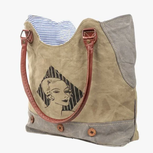 Clea Ray Vintage Portrait Upcycled Canvas Shoulder Bag - Picture 2 of 5